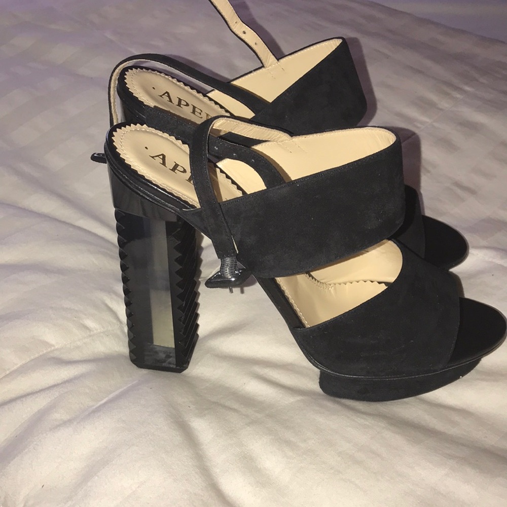 Aperlai Paris Serrated Sandal Heel